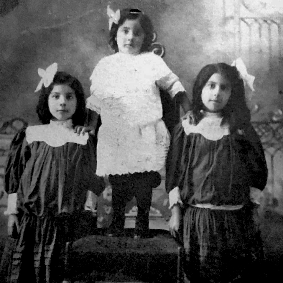 Frances, Angelina Jr. and Nada Junta — Circa 1908–1910